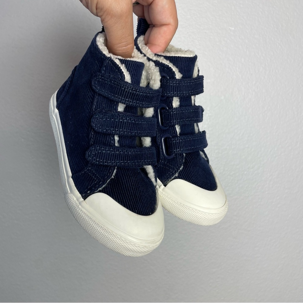 Cat and Jack navy high top corduroy sneaker toe fall boot